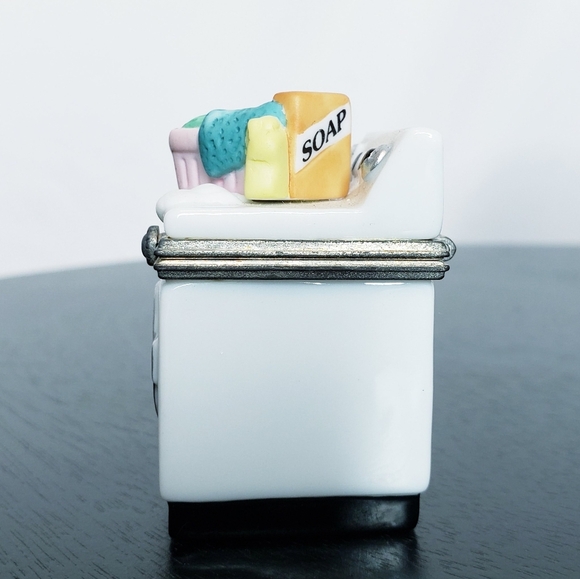 *Last Chance* Washing Machine w/Clothes PHB Porcelain Hinged Box Trinket Midwest - Picture 5 of 13